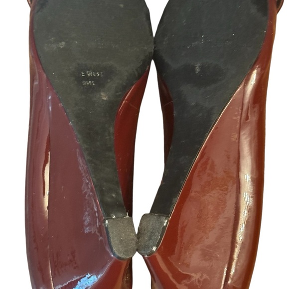 Nine West Joston wedge Heels, leather, cranberry, size 9.5 - Picture 7 of 9